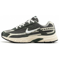 Nike Initiator Sage Green Beige