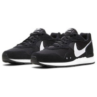 Nike Venture Runner Black White