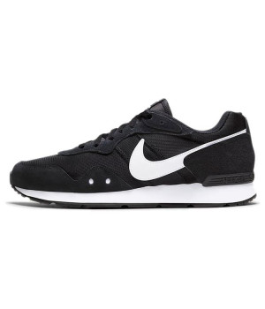 Nike Venture Runner Black White