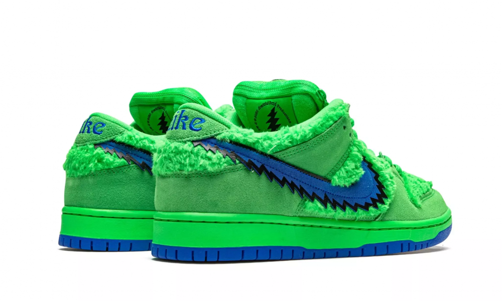 Nike dunk dead bears. Кроссовки Nike Dunk SB Low “grateful Dead - Green”. Nike Dunk SB Low Green 2020. Nike grateful Dead Bear SB Dunk Green. Nike SB Dunk зеленые.